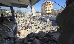 Imaxe dunha escola da UNWRA feita cascallos tras ser alcanzada dúas veces polas forzas israelíes. A fotografía é de maio de 2025, na véspera do 77 aniversarioa da Nakba